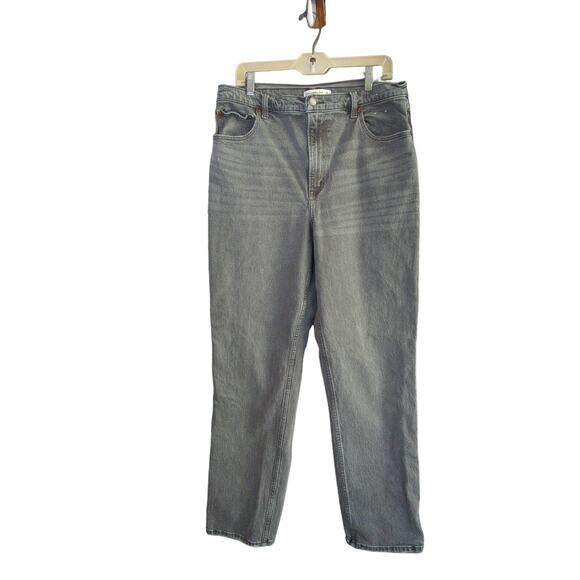 Abercrombie Fitch Jeans Womens 14/32 Gray 90s Straight Ultra High Rise - Picture 1 of 8